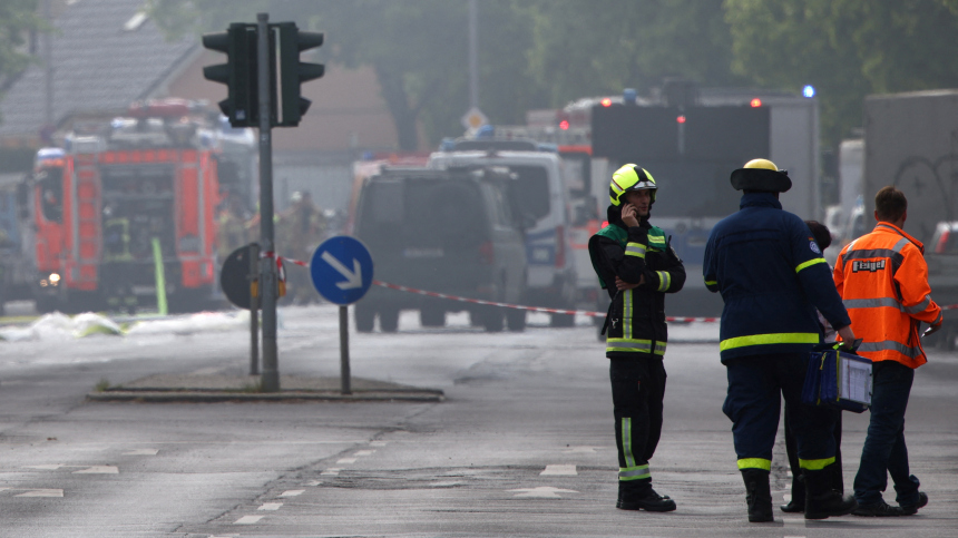 Пожар на заводе Diehl в Берлине тушат уже третьи сутки
