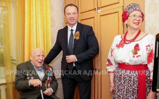 Вице-мэр Брянска поздравил ветеранов с Днём Победы