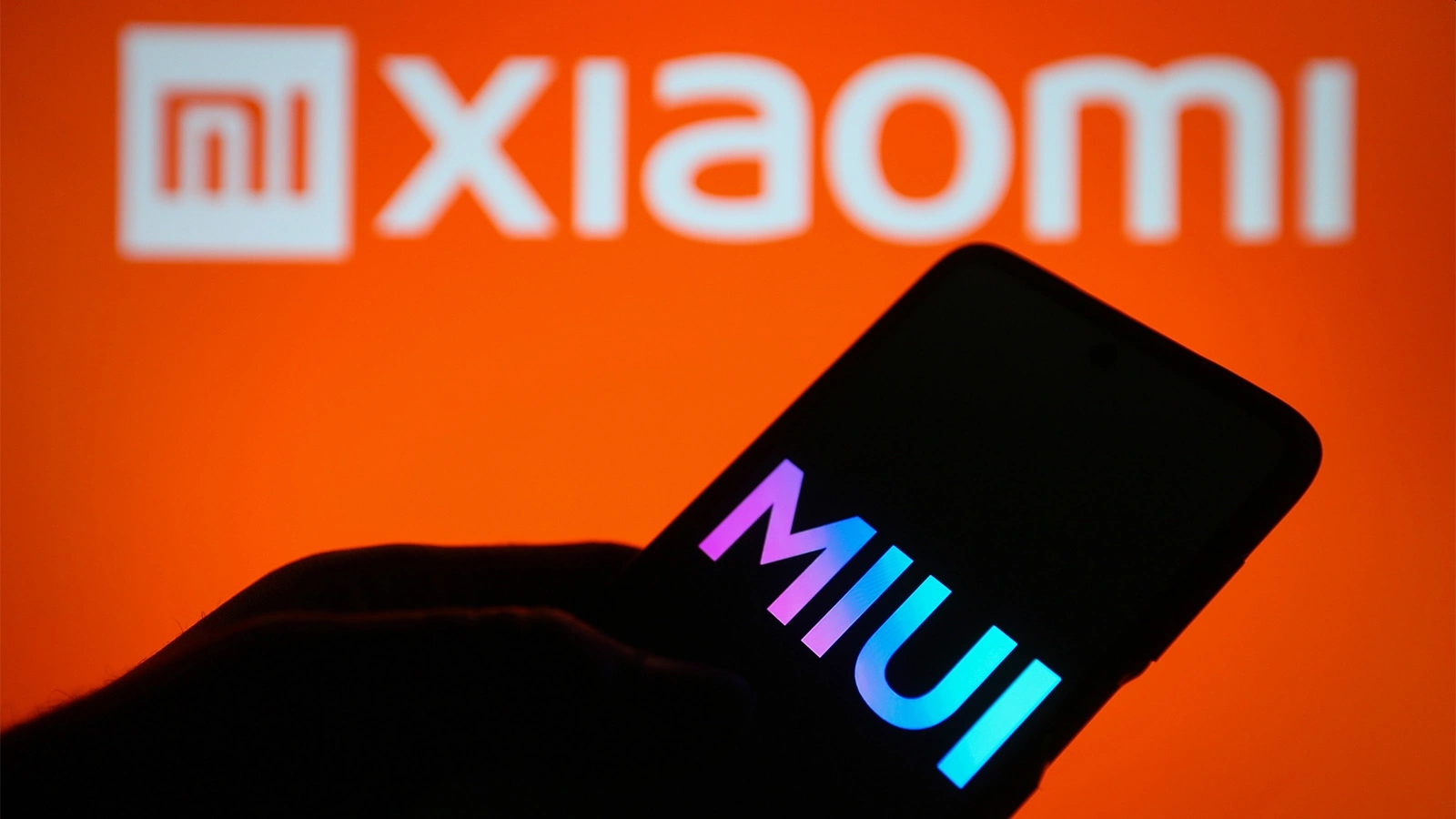 Компания Xiaomi активно готовится к презентации своей первой раскладушки